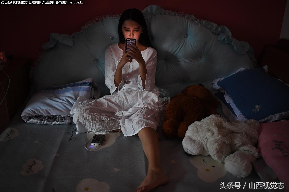 90后北漂網(wǎng)紅被指“鼻子丑”?直播籌錢“取肋骨”圓整形夢