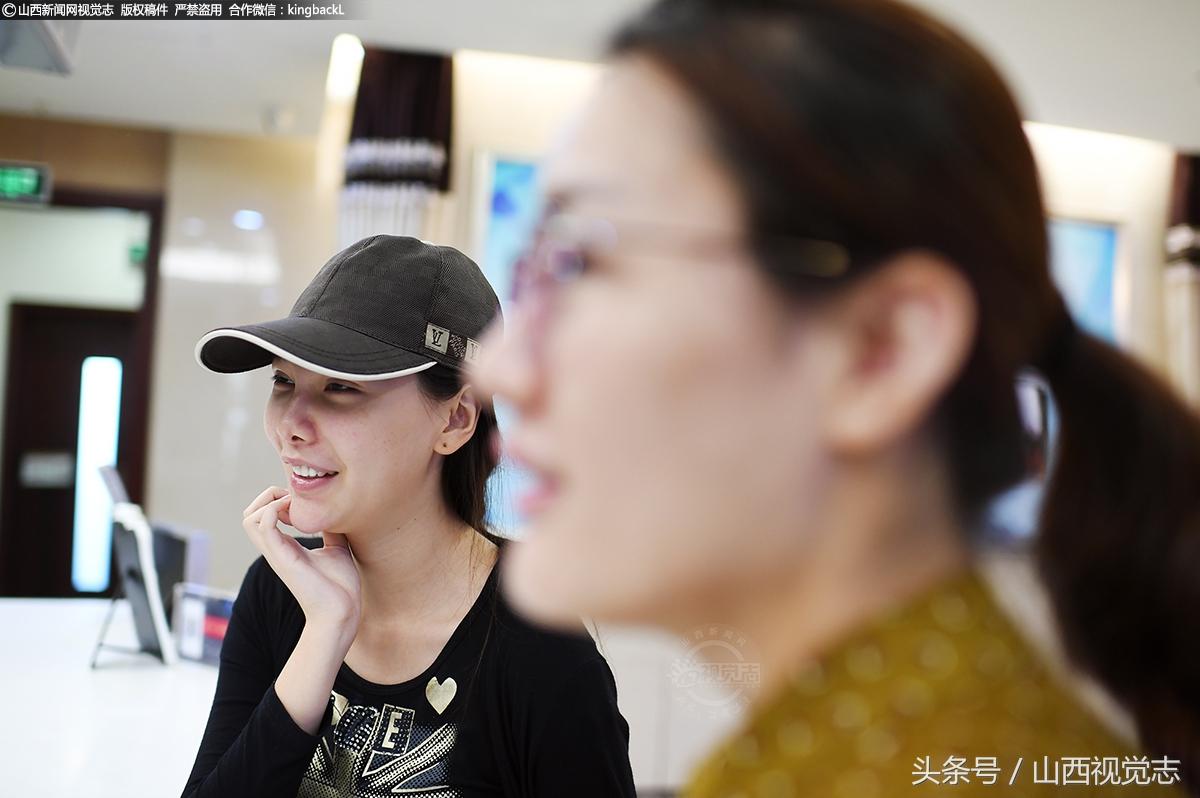 90后北漂網(wǎng)紅被指“鼻子丑”?直播籌錢“取肋骨”圓整形夢