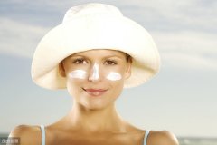 防曬霜可以選醫(yī)美品牌嗎(防曬霜可以選醫(yī)美品牌嗎知乎)